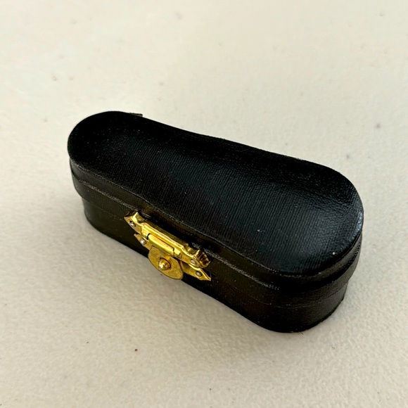 Miniature Violin, Bow and Case - Picture 2 of 7